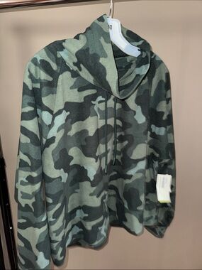 Old Navy Active Women's Green Camo Pullover Cowl Neck